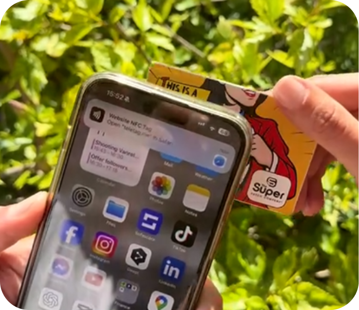 Image showing how to use the NFC card of NUMI. with a smartphone.